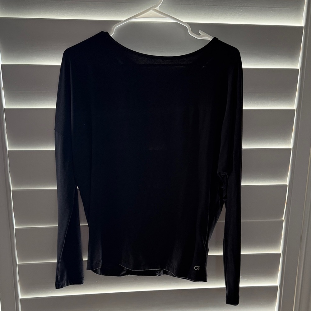 GAP Fit Women's Classic Black Long Sleeve Open Back Tee